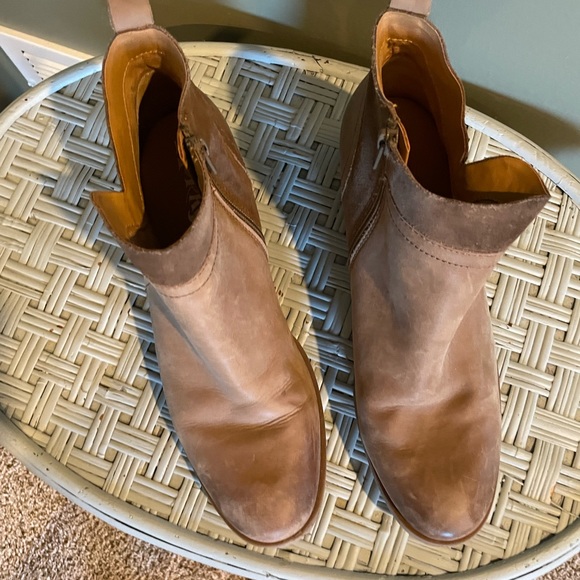 Kork-ease size 10. They are 2 toned leather. Hardly worn ankle boots - Picture 2 of 4